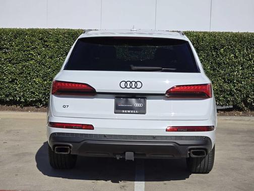 2025 Audi Q7 45 Premium Plus