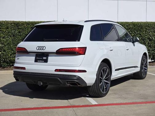 2025 Audi Q7 45 Premium Plus