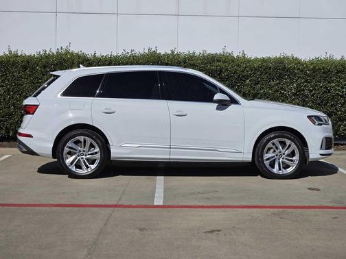 2023 Audi Q7 45 Premium Plus
