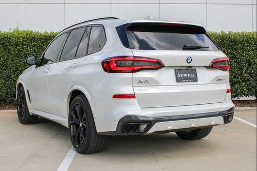 Mineral White Metallic 2023 BMW X5 sDrive40i