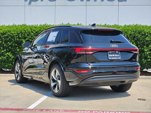 2025 Audi Q6 e-tron Prestige quattro