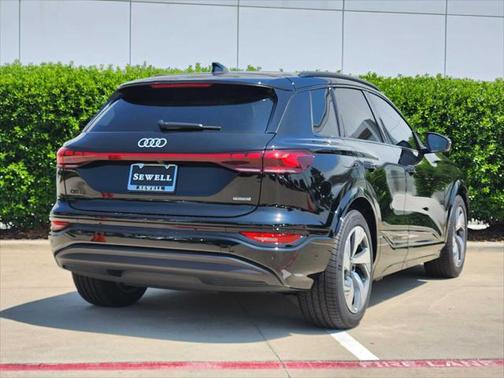 2025 Audi Q6 e-tron Prestige quattro