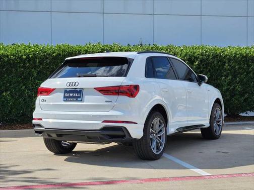 2025 Audi Q3 Premium 45 TFSI S line quattro Tiptronic