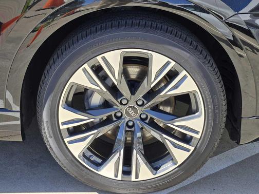 2026 Audi Q8 55 Premium Plus