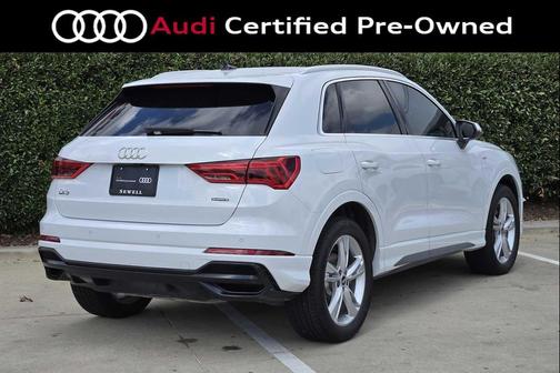 Glacier White Metallic 2022 Audi Q3 45 S line Premium