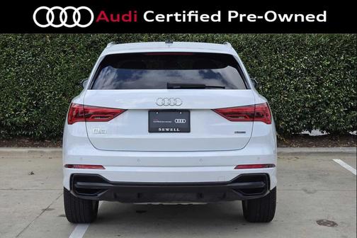 Glacier White Metallic 2022 Audi Q3 45 S line Premium