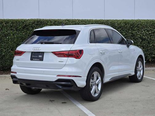 2022 Audi Q3 45 S line Premium