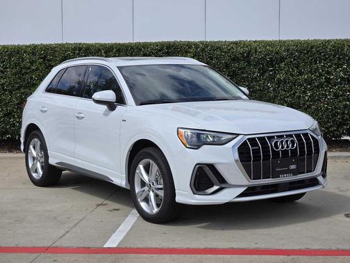 2022 Audi Q3 45 S line Premium