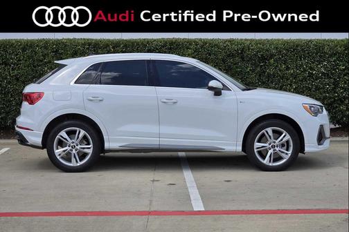 Glacier White Metallic 2022 Audi Q3 45 S line Premium
