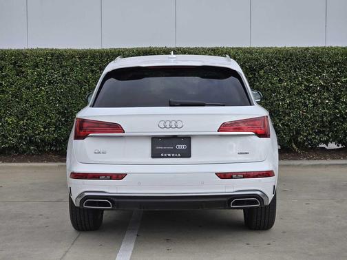 2024 Audi Q5 45 S line Premium