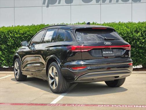 2025 Audi Q6 e-tron Premium Plus quattro