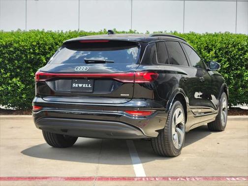 2025 Audi Q6 e-tron Premium Plus quattro