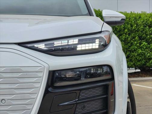 2025 Audi Q6 e-tron Prestige quattro