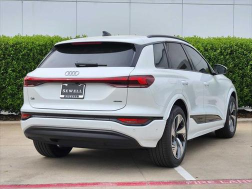 2025 Audi Q6 e-tron Prestige quattro