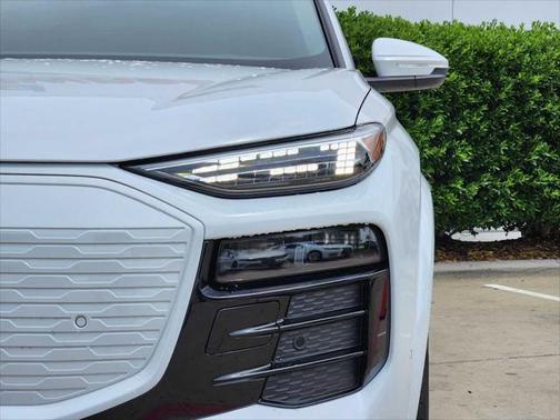 2025 Audi Q6 e-tron Prestige quattro