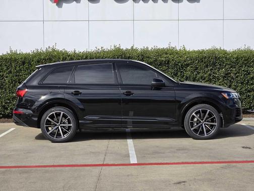 2023 Audi Q7 55 Premium Plus