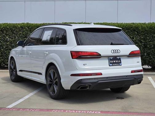 2025 Audi Q7 55 Premium Plus