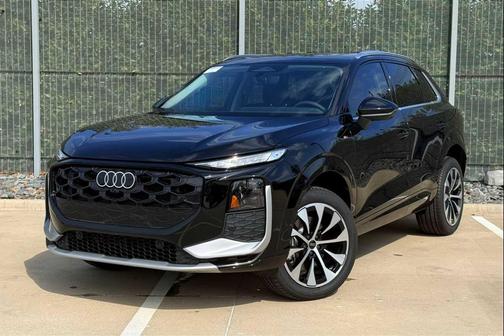 Mythos Black Metallic 2026 Audi Q3 TFSI quattro S tronic