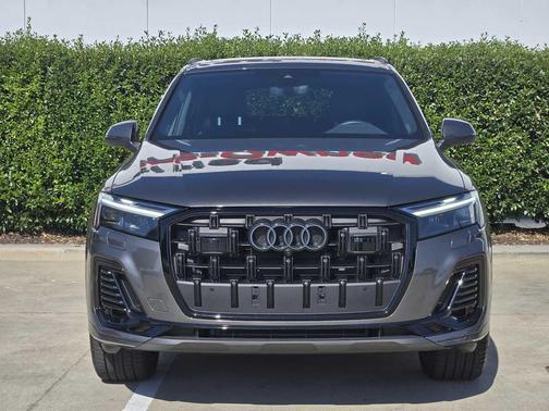 2025 Audi Q7 45 Premium Plus
