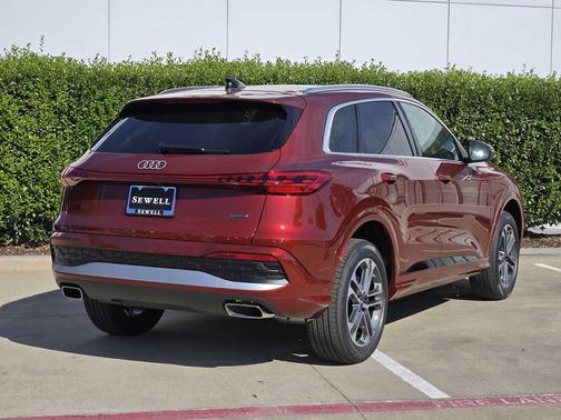 2025 Audi Q5 Premium Plus