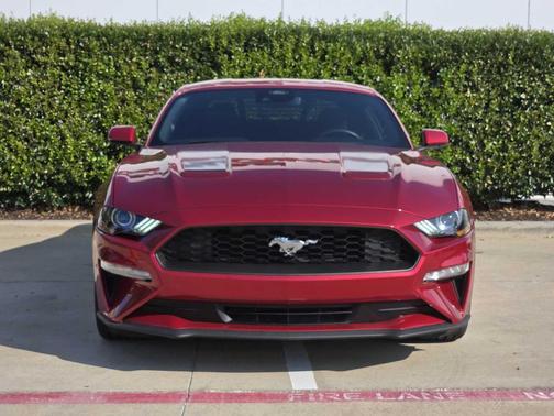 2022 Ford Mustang EcoBoost