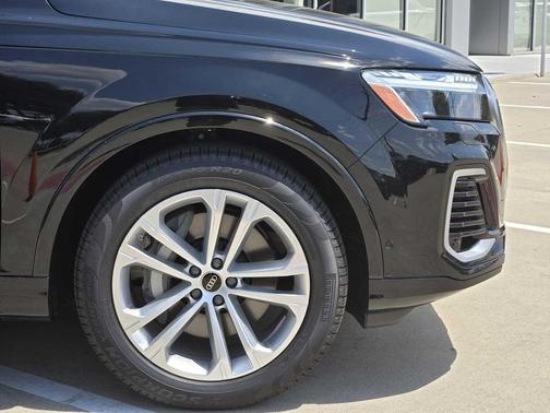2025 Audi Q7 55 Prestige