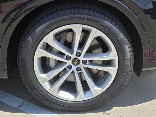 2025 Audi Q7 55 Prestige