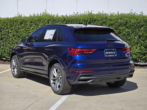 2025 Audi Q3 Premium 45 TFSI S line quattro Tiptronic