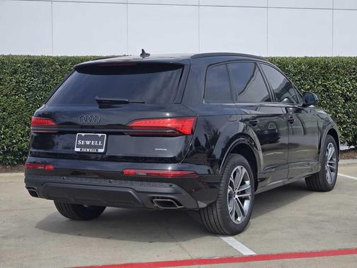 2026 Audi Q7 45 Premium