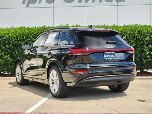 2025 Audi Q6 e-tron Premium