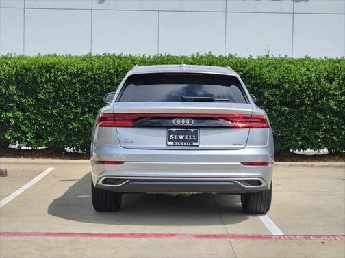 2022 Audi Q8 55 Premium