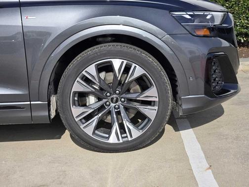 2026 Audi Q8 55 Premium Plus