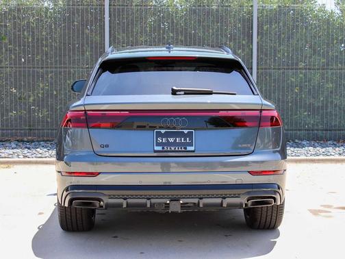 DAYTONA GRAY 2026 Audi Q8 55 Premium Plus