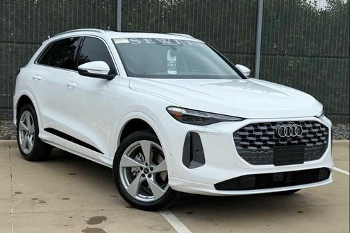 Arkona White 2026 Audi Q5 Premium Plus TFSI quattro S tronic