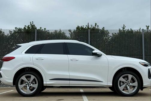 Arkona White 2026 Audi Q5 Premium Plus TFSI quattro S tronic