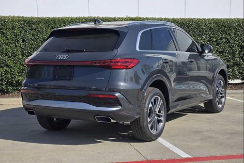 TAMBORA GRAY 2026 Audi Q5 Premium TFSI quattro S tronic