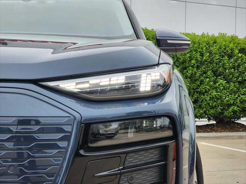 2025 Audi Q6 e-tron Prestige quattro