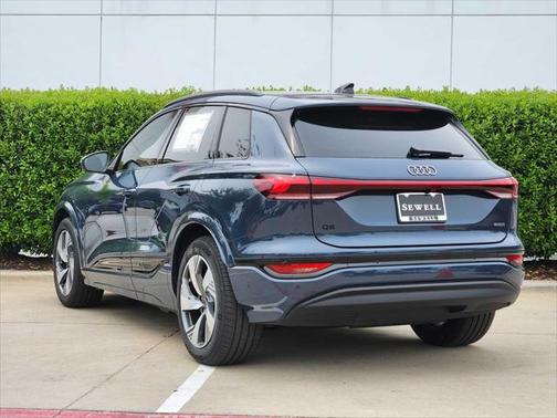 2025 Audi Q6 e-tron Prestige quattro