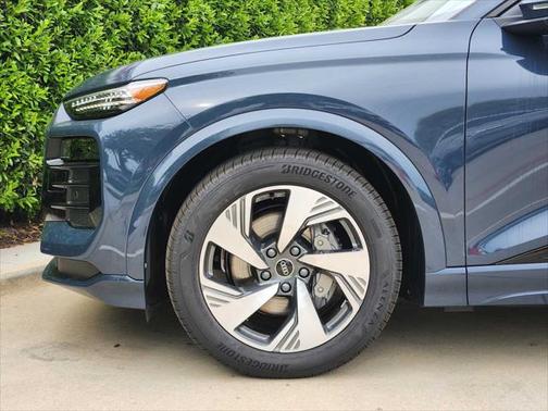 2025 Audi Q6 e-tron Prestige quattro