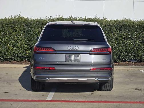 2023 Audi Q7 55 Premium Plus