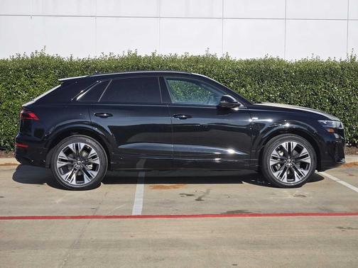 2025 Audi Q8 55 Premium Plus