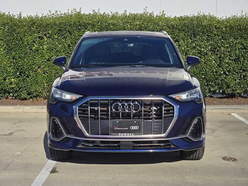 2022 Audi Q3 45 S line Premium