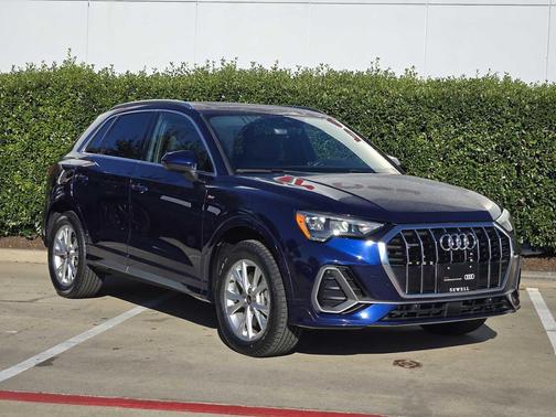 2022 Audi Q3 45 S line Premium