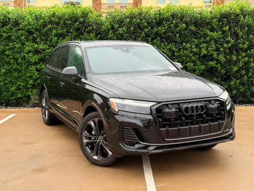 MYTHOS BLACK 2025 Audi Q7 55 Premium Plus