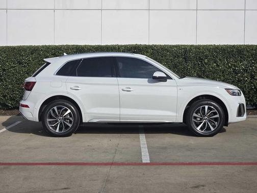 2023 Audi Q5 45 S line Prestige