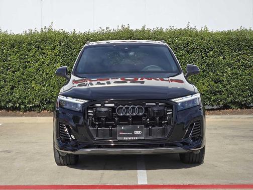2025 Audi Q7 55 Prestige