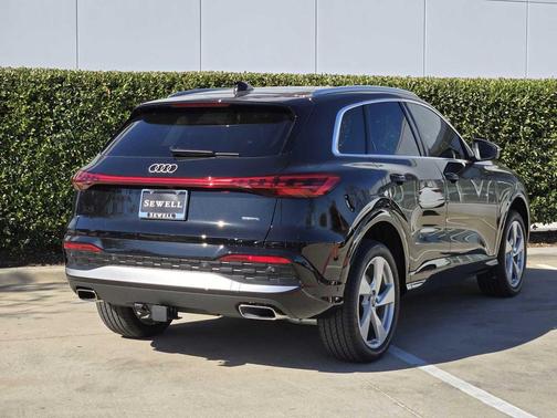 2025 Audi Q5 Premium Plus TFSI quattro S tronic