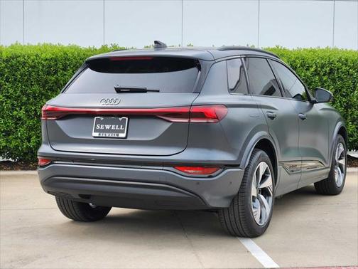 2025 Audi Q6 e-tron Premium Plus quattro