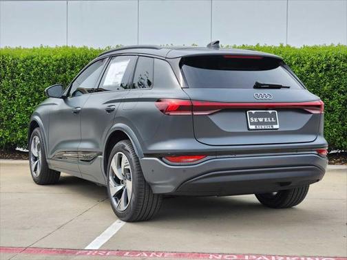 2025 Audi Q6 e-tron Premium Plus quattro