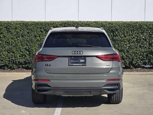 2024 Audi Q3 Premium 45 TFSI S line quattro Tiptronic